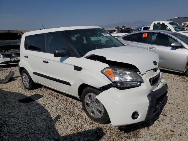 KNDJT2A1XB7718129 - 2011 KIA SOUL WHITE photo 4