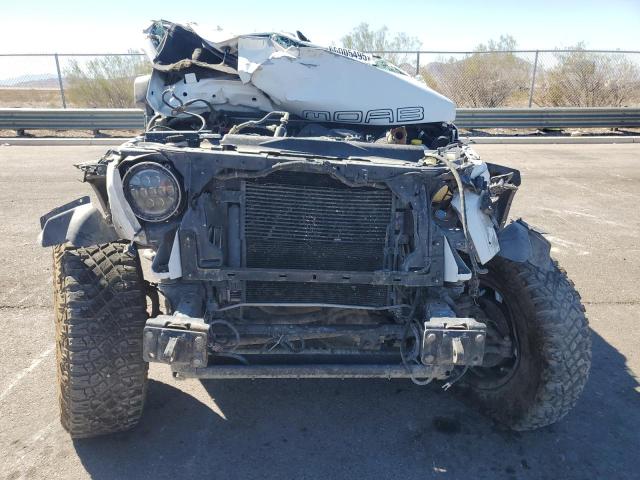 1C4AJWBG6DL612352 - 2013 JEEP WRANGLER SAHARA თეთრი ფოტო 5