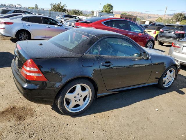 WDBKK65F41F214702 - 2001 MERCEDES-BENZ SLK 320 BLACK photo 3