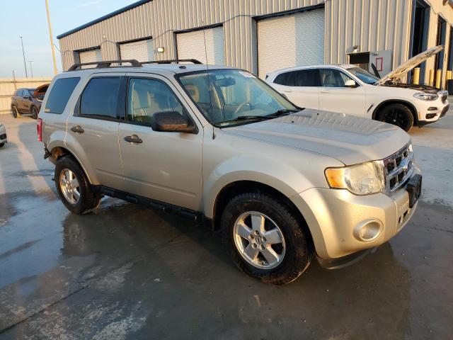 1FMCU0D76BKC23171 - 2011 FORD ESCAPE XLT Бежевий фото 4