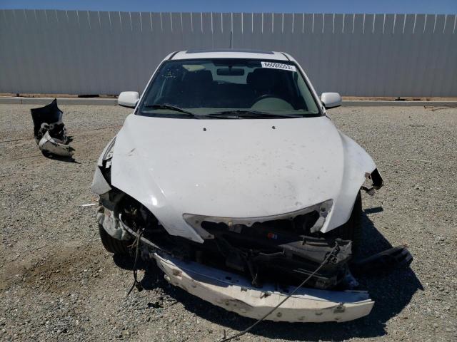 JM1BK143551236514 - 2005 MAZDA 3 HATCHBACK WHITE photo 5