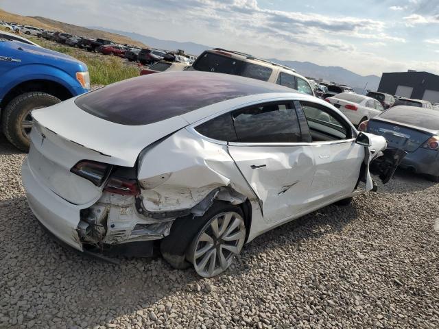 5YJ3E1EA7JF018357 - 2018 TESLA MODEL 3 Beyaz fotoğraf 3
