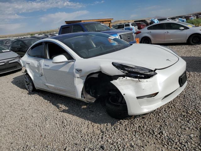 5YJ3E1EA7JF018357 - 2018 TESLA MODEL 3 Beyaz fotoğraf 4