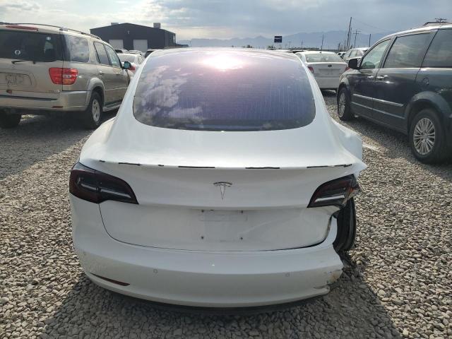 5YJ3E1EA7JF018357 - 2018 TESLA MODEL 3 Beyaz fotoğraf 6