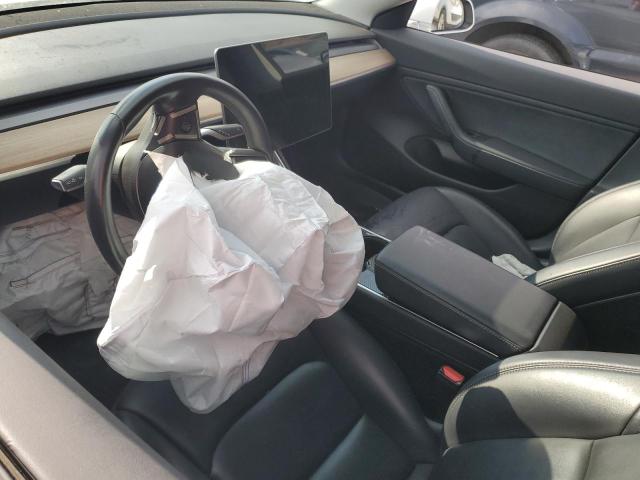 5YJ3E1EA7JF018357 - 2018 TESLA MODEL 3 Beyaz fotoğraf 8