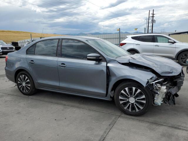 3VWDZ7AJ4BM310169 - 2011 VOLKSWAGEN JETTA SE GRAY photo 4