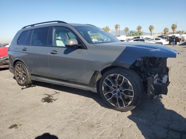 5UX23EM03P9R76673 - 2023 BMW X7 XDRIVE40I GRAY photo 4