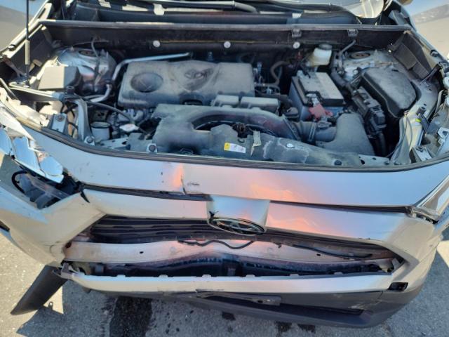 JTMP1RFV3KJ009369 - 2019 TOYOTA RAV4 XLE 银色 照片 11