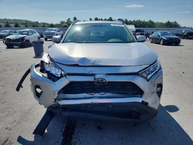 JTMP1RFV3KJ009369 - 2019 TOYOTA RAV4 XLE 银色 照片 5