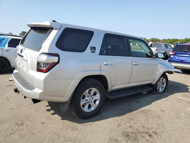 JTEBU5JR4K5644495 - 2019 TOYOTA 4RUNNER SR5/SR5 PREMIUM SILVER photo 3