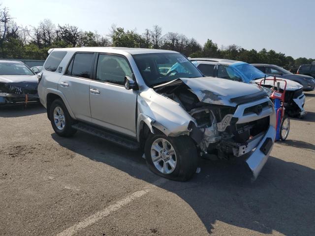 JTEBU5JR4K5644495 - 2019 TOYOTA 4RUNNER SR5/SR5 PREMIUM SILVER photo 4