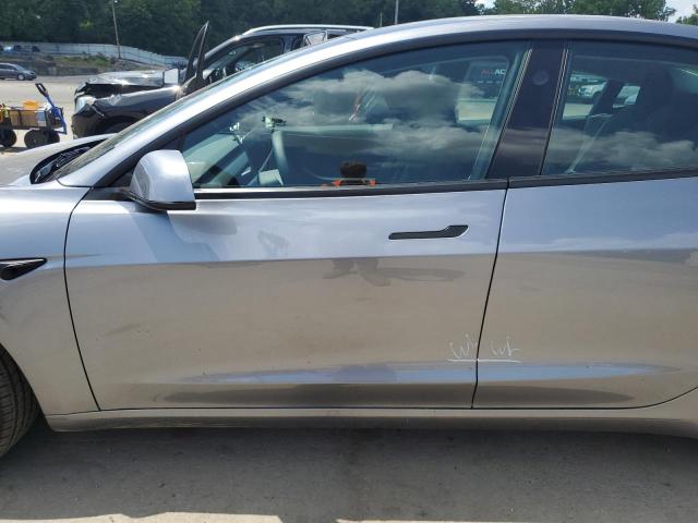 5YJ3E1EBXSF940907 - 2025 TESLA MODEL 3 فضي صورة 7