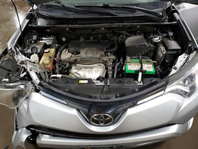 JTMBFREV0JD253927 - 2018 TOYOTA RAV4 LE Argent photo 12