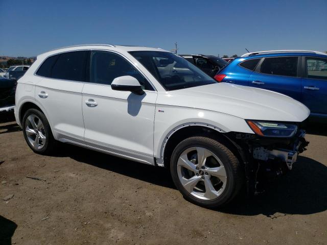 WA1EAAFY8N2124660 - 2022 AUDI Q5 PREMIUM PLUS 45 WHITE photo 4