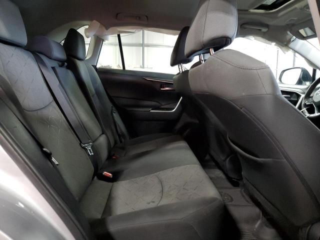 2T3P1RFV4NW310710 - 2022 TOYOTA RAV4 XLE SILVER photo 11