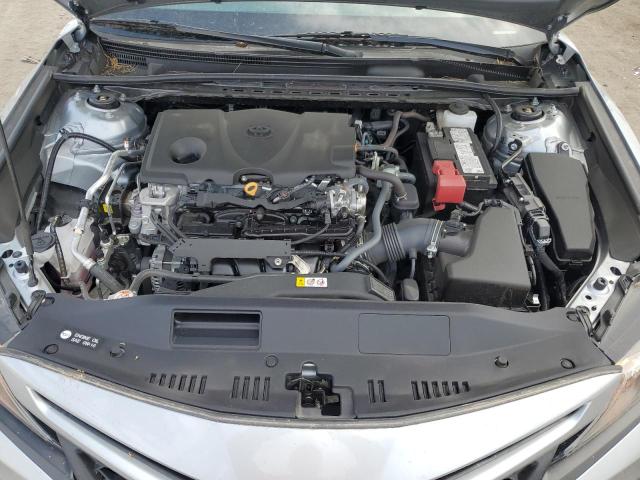 4T1G11AKXPU165957 - 2023 TOYOTA CAMRY SE NIGHT SHADE SILVER photo 11