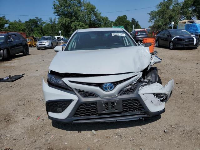 4T1G31AK0RU071079 - 2024 TOYOTA CAMRY SE NIGHT SHADE WHITE photo 5