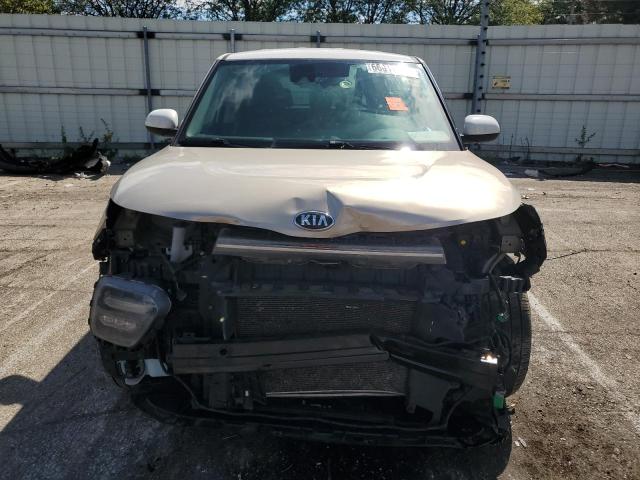 KNDJ33AUXL7024591 - 2020 KIA SOUL EX TAN photo 5