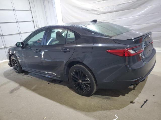 4T1DBADK6SU000654 - 2025 TOYOTA CAMRY XSE ნაცრისფერი ფოტო 2