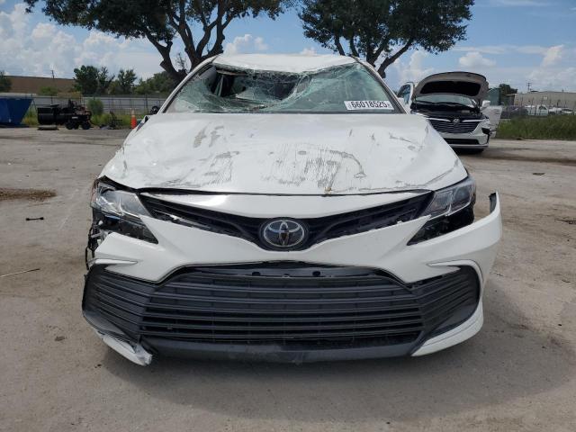 4T1C11AK9PU144922 - 2023 TOYOTA CAMRY LE WHITE photo 5