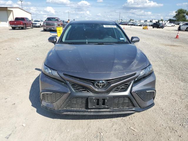 4T1G11AK5PU814340 - 2023 TOYOTA CAMRY SE NIGHT SHADE CHARCOAL photo 5
