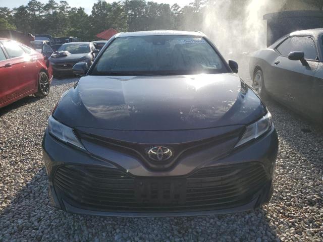 4T1C11AKXLU347621 - 2020 TOYOTA CAMRY LE GRAY photo 5