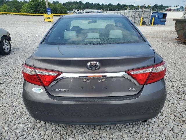 4T1BF1FK3HU436864 - 2017 TOYOTA CAMRY LE GRAY photo 6