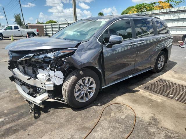 2025 TOYOTA SIENNA XLE, 