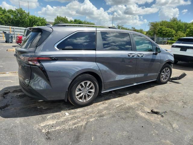5TDYRKEC8SS243210 - 2025 TOYOTA SIENNA XLE ნაცრისფერი ფოტო 3