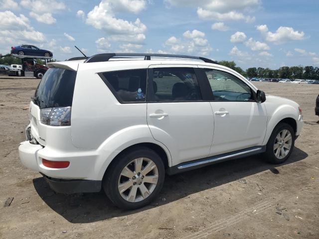 JA4JT3AW2BU038142 - 2011 MITSUBISHI OUTLANDER SE WHITE photo 3