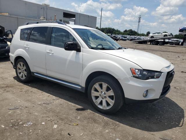 JA4JT3AW2BU038142 - 2011 MITSUBISHI OUTLANDER SE WHITE photo 4