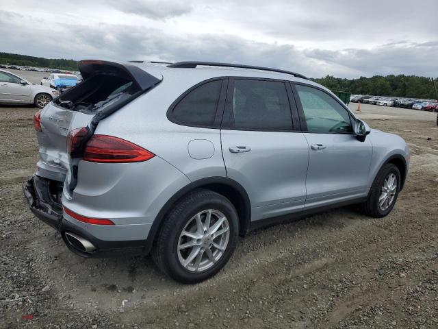 WP1AA2A26HKA88760 - 2017 PORSCHE CAYENNE SILVER photo 3