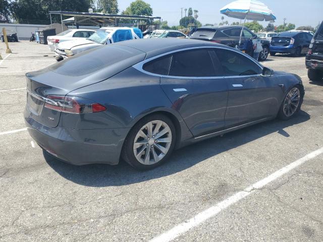 5YJSA1E26JF295680 - 2018 TESLA MODEL S رمادي صورة 3