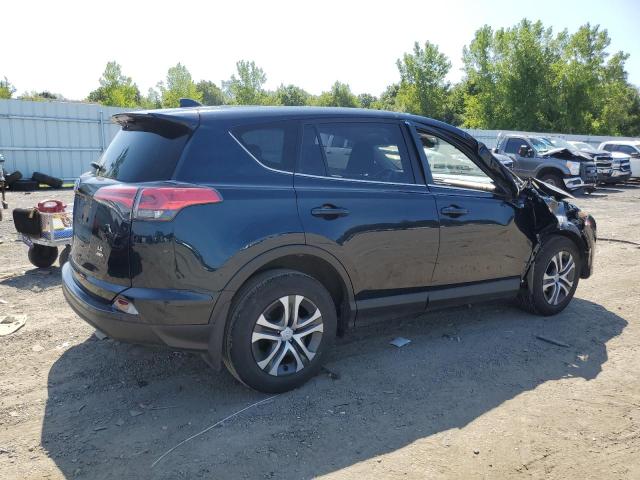 JTMBFREV1JJ246809 - 2018 TOYOTA RAV4 LE Blau Foto 3
