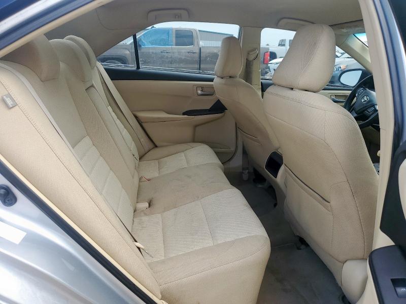 4T4BF1FKXFR500174 - 2015 TOYOTA CAMRY LE SILVER photo 10