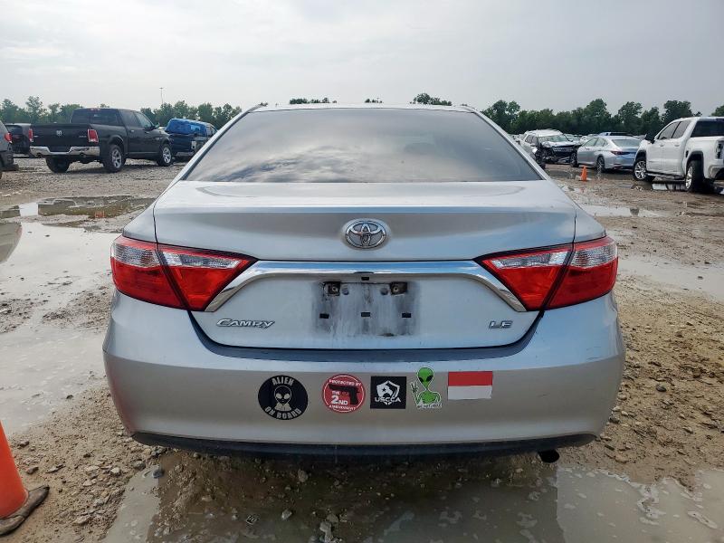 4T4BF1FKXFR500174 - 2015 TOYOTA CAMRY LE SILVER photo 6