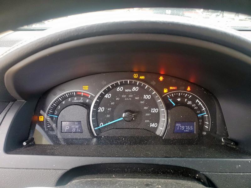 4T4BF1FKXFR500174 - 2015 TOYOTA CAMRY LE SILVER photo 9