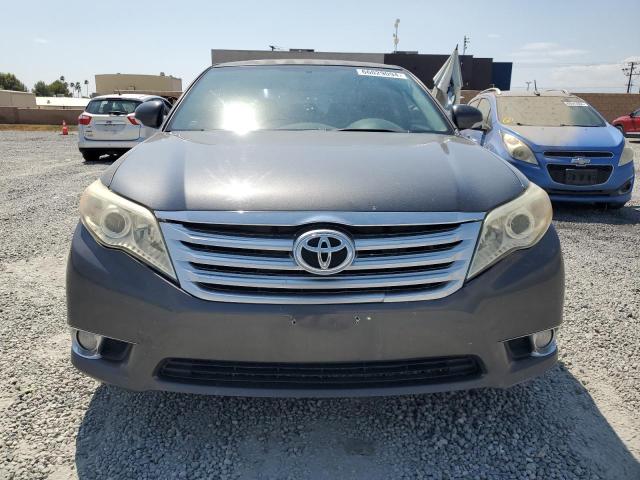 4T1BK3DB7CU450768 - 2012 TOYOTA AVALON BASE 灰色 照片 5