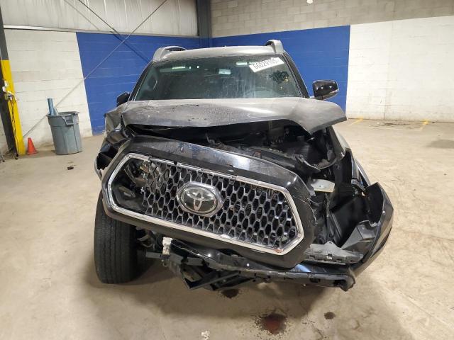 3TMCZ5AN6JM174762 - 2018 TOYOTA TACOMA DOUBLE CAB Schwarz Foto 5
