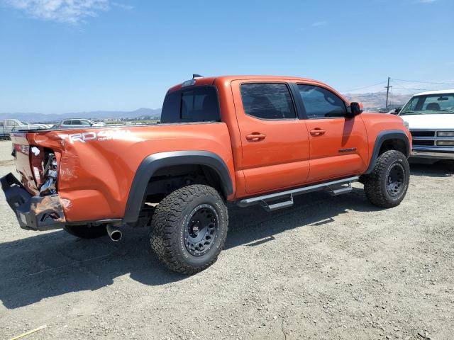 5TFCZ5AN0HX071907 - 2017 TOYOTA TACOMA DOUBLE CAB ORANGE photo 3