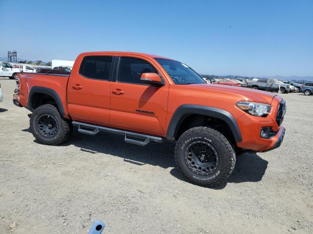 5TFCZ5AN0HX071907 - 2017 TOYOTA TACOMA DOUBLE CAB ORANGE photo 4