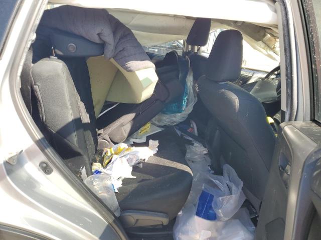 2T3ZFREV3JW518356 - 2018 TOYOTA RAV4 LE 银色 照片 10