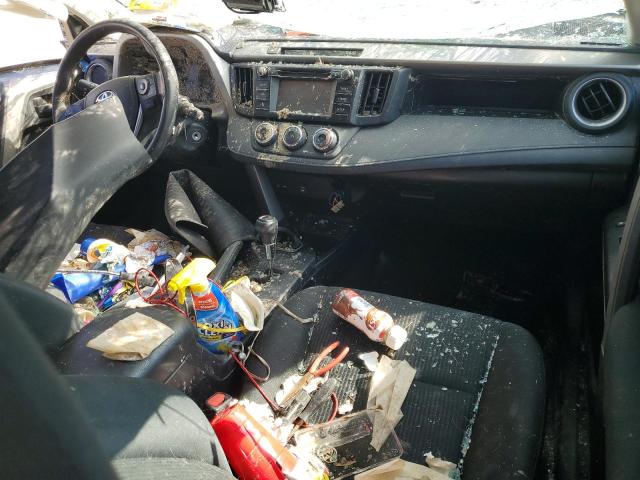 2T3ZFREV3JW518356 - 2018 TOYOTA RAV4 LE 银色 照片 8