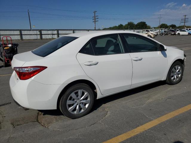 5YFBURHE0FP361812 - 2015 TOYOTA COROLLA L Weiß Foto 3