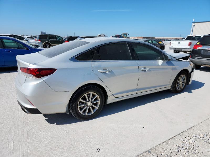 5NPE24AF5JH669573 - 2018 HYUNDAI SONATA SE ვერცხლისფერი ფოტო 3