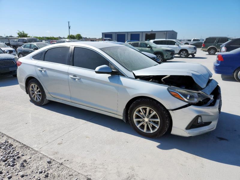 5NPE24AF5JH669573 - 2018 HYUNDAI SONATA SE ვერცხლისფერი ფოტო 4