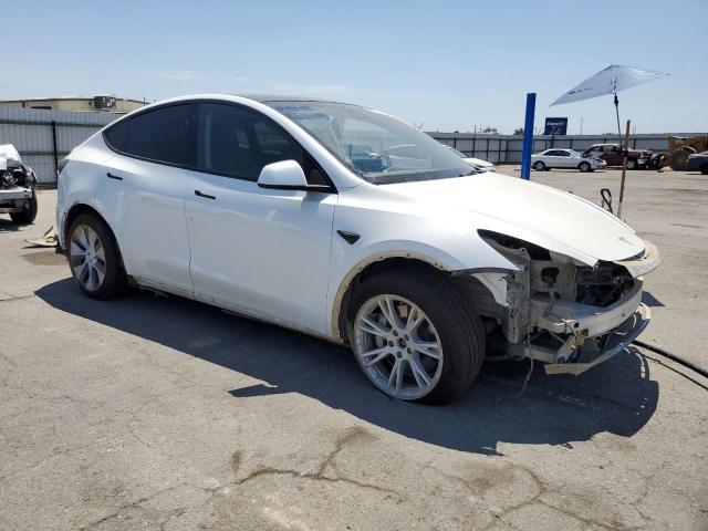 7SAYGDEE3NF437576 - 2022 TESLA MODEL Y WHITE photo 4