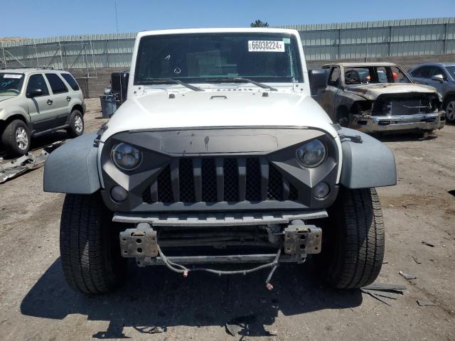 1C4BJWDG4GL287979 - 2016 JEEP WRANGLER U SPORT WHITE photo 5