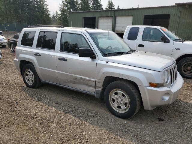 1J4NF1GB9AD657630 - 2010 JEEP PATRIOT SPORT SILVER photo 4