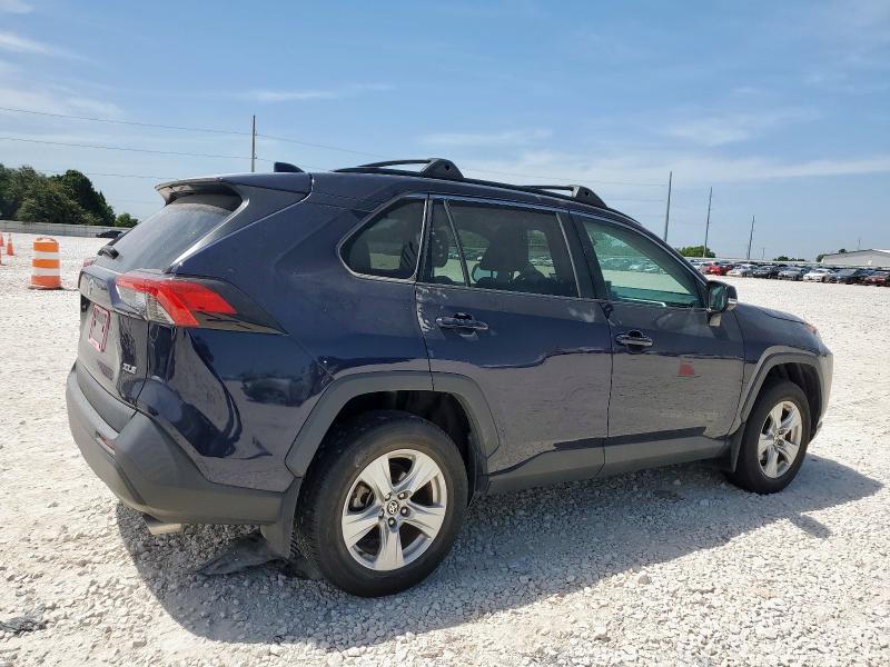 2T3W1RFV5MW139458 - 2021 TOYOTA RAV4 XLE BLUE photo 3